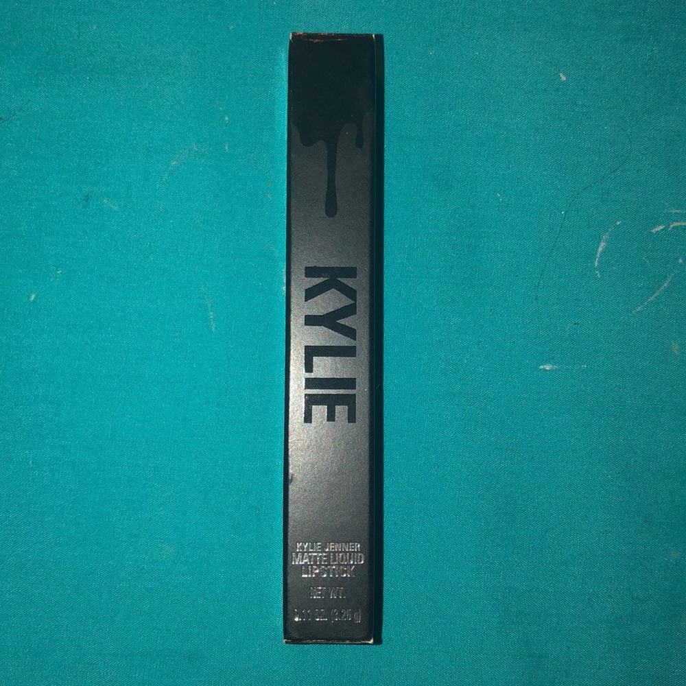 Kylie liquid lip in “clove”